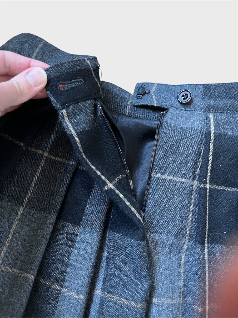 Vintage Aquascutum Wool Tartan Plaid Pleated Midi Skirt in Charcoal and Black - Picture 6 of 8